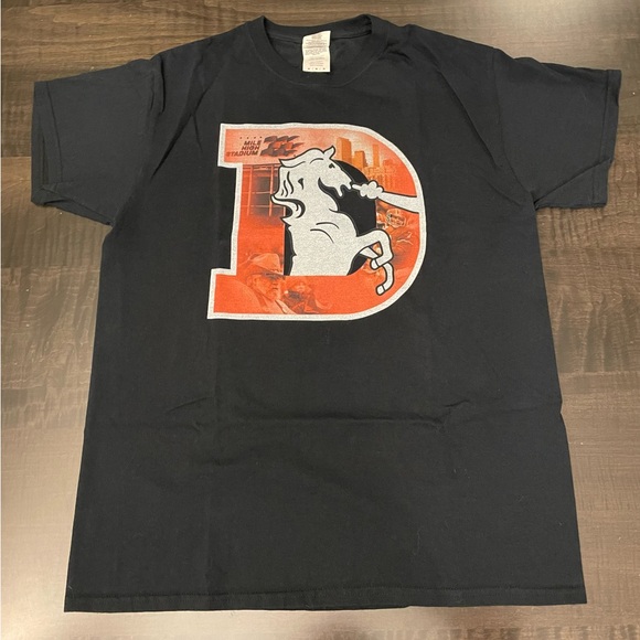 Denver Broncos Medium Tshirt - Picture 3 of 6